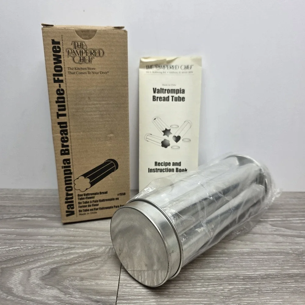 NEW! The Pampered Chef Valtrompia Bread Tube Flower #1550 Makes Beautiful Bread!